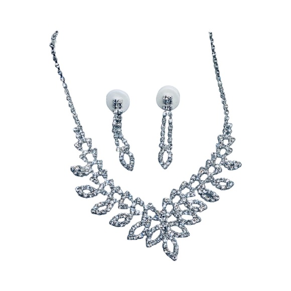 Elegant Silver Crystal Rhinestone Necklace and Earring Set - Picture 5 of 5
